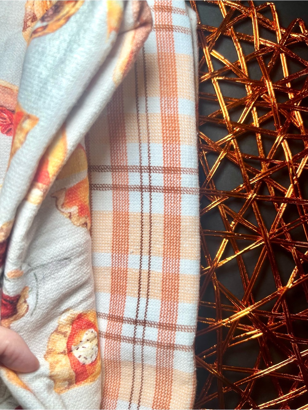 3 Harvest Pies Kitchen Towels Pumpkin Pecan Apple Orange Brown Plaid - Picture 3 of 11